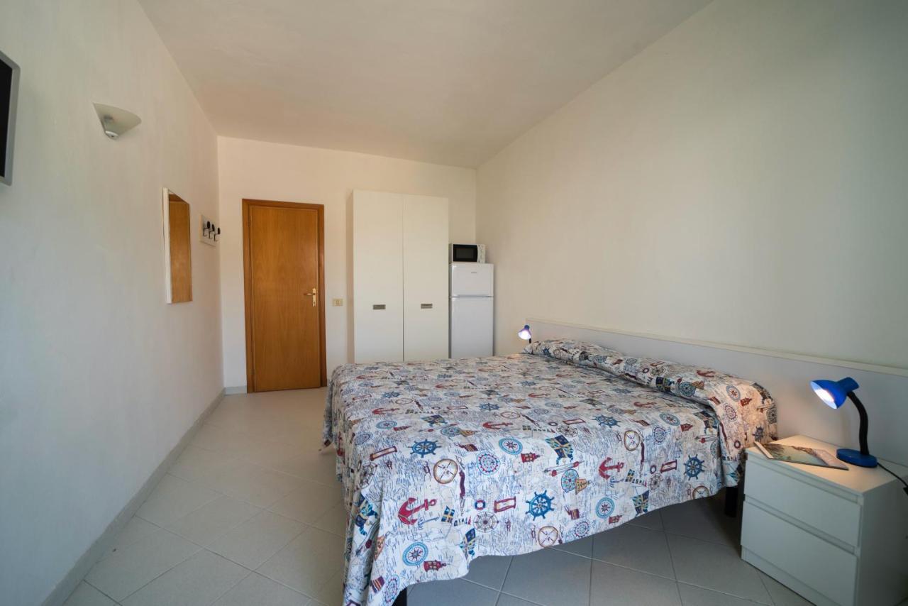 Aparthotel Le Sirene Seccheto Esterno foto