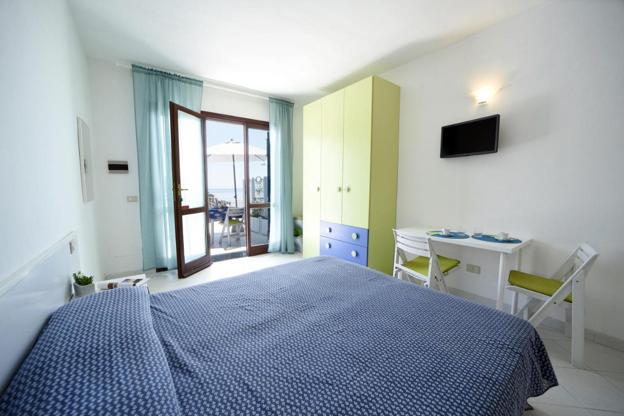 Aparthotel Le Sirene Seccheto Esterno foto