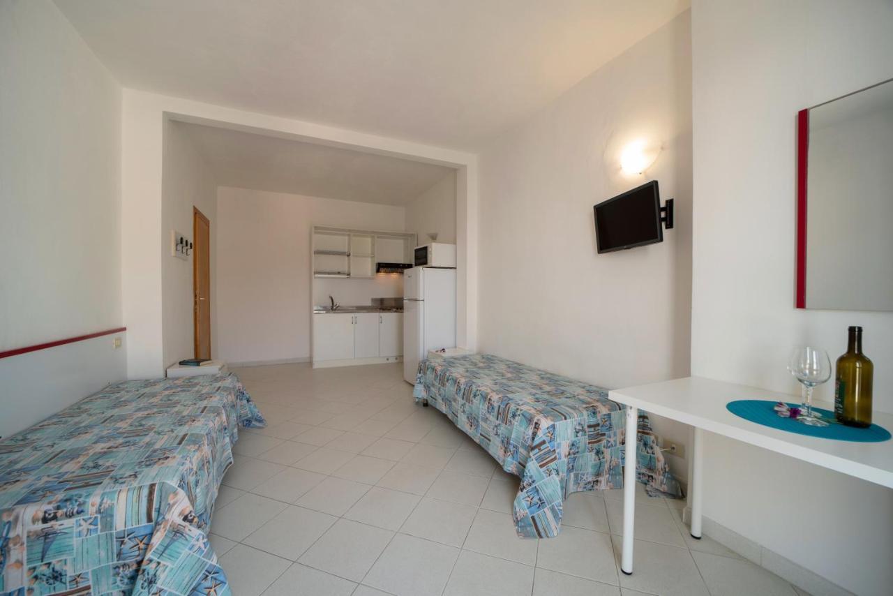 Aparthotel Le Sirene Seccheto Esterno foto