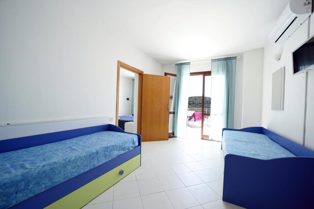 Aparthotel Le Sirene Seccheto Esterno foto