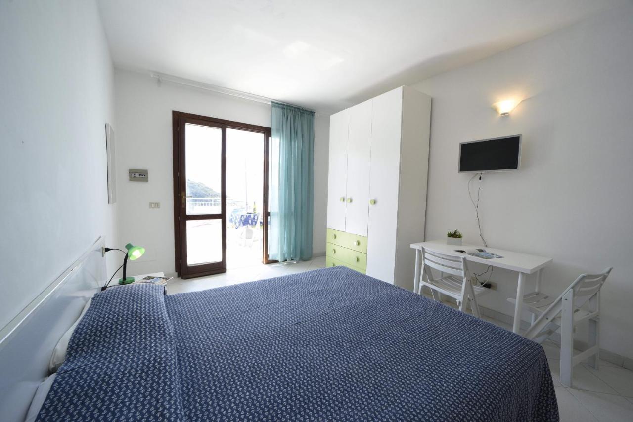 Aparthotel Le Sirene Seccheto Esterno foto