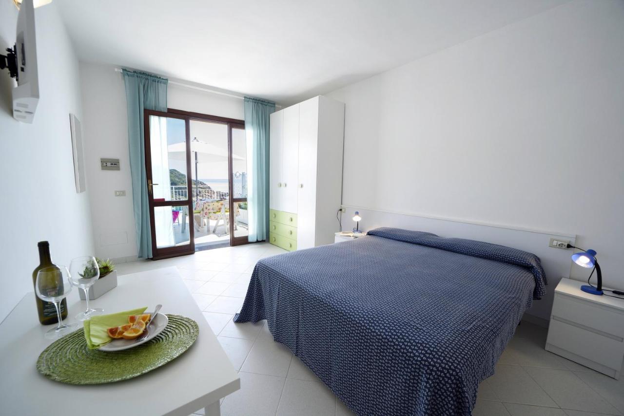 Aparthotel Le Sirene Seccheto Esterno foto
