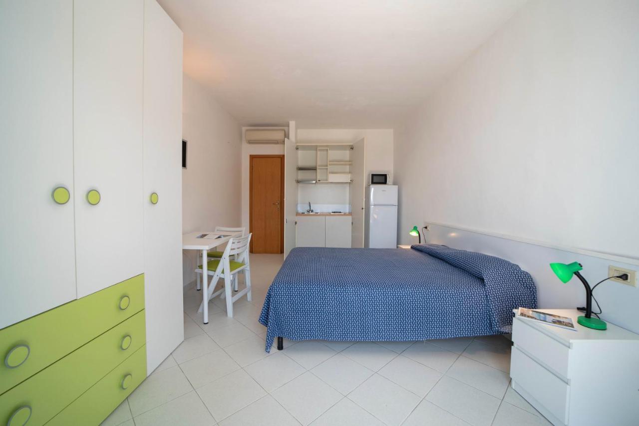 Aparthotel Le Sirene Seccheto Esterno foto
