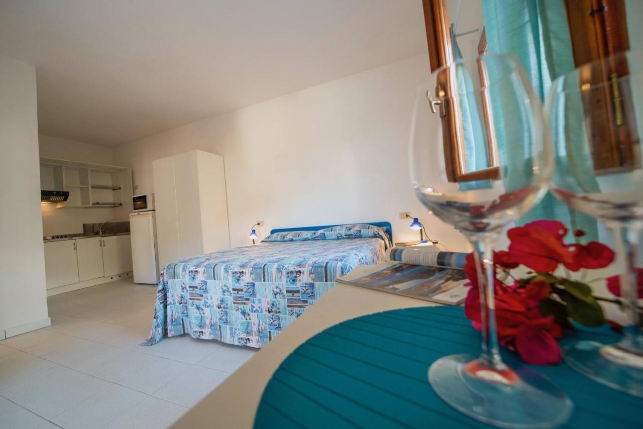 Aparthotel Le Sirene Seccheto Esterno foto